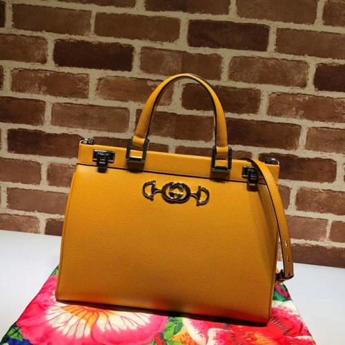 Gucci Zumi bolso mediano de cuero granulado con asa superior 564714 amarillo