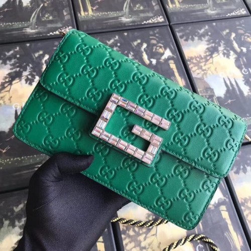 Bolso de hombro Gucci en piel con G cuadrada 544242 verde