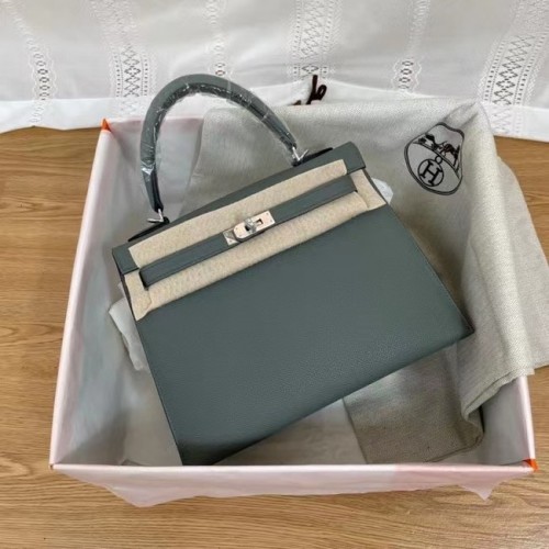 Hermes Kelly 25cm Bolsos de Hombro Epsom KL2755 Azul Niebla y Metal en Tono Plateado