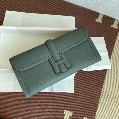 Hermes Original Espom Leather Clutch 37088 Verde almendra