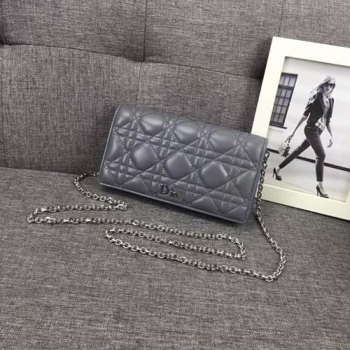 CLUTCH LADY DIOR DE PIEL DE CORDERO CANNAGE GRIS S0204