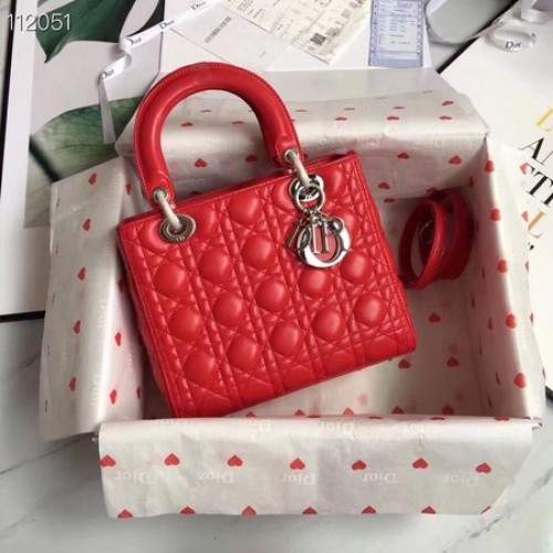 BOLSO LADY DIOR DE PIEL DE CORDERO CAL44550 rojo y metal plateado