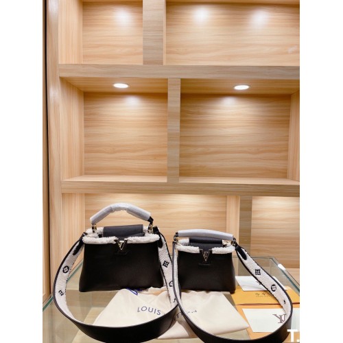 Louis Vuitton CAPUCINES BB MM Lana M58608 Negro