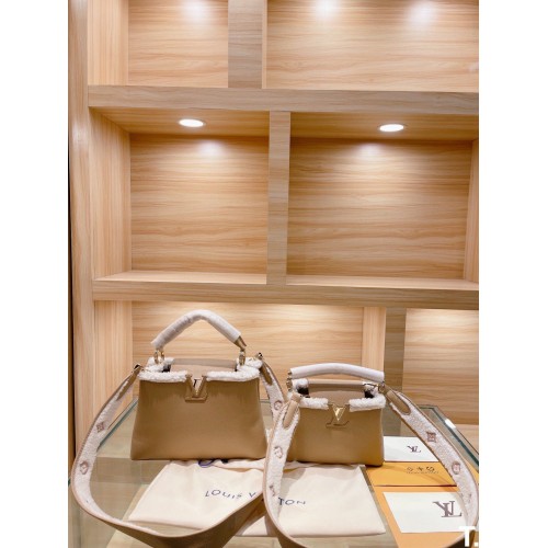 Louis Vuitton CAPUCINES BB MM Lana M58608 Desnudo