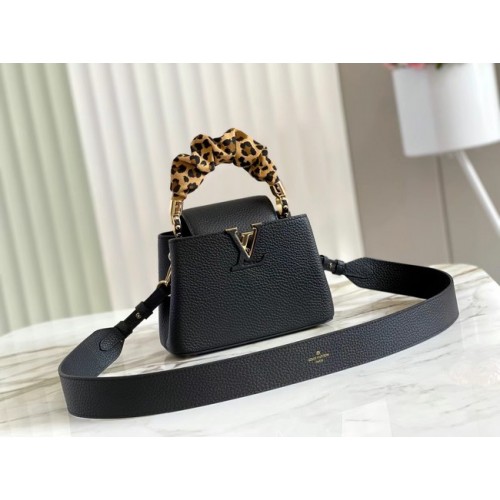 Louis Vuitton CAPUCINES MINI M58586 negro
