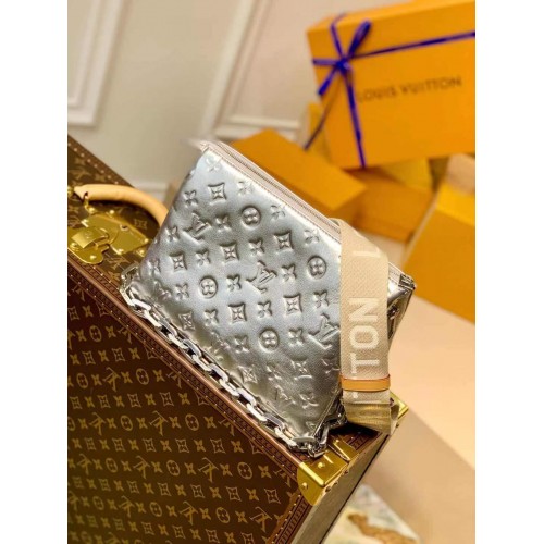 Louis Vuitton COUSSIN PM M57793 plata