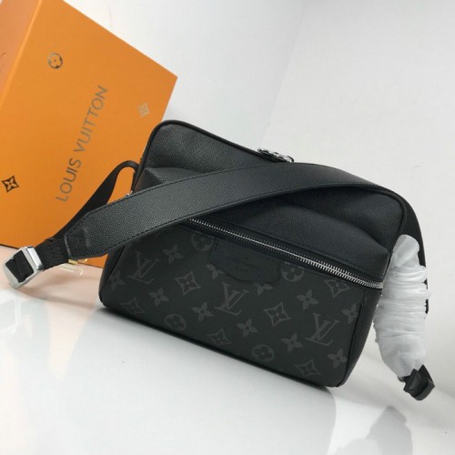 Louis Vuitton Monogram Canvas Messenger PM Negro M43845
