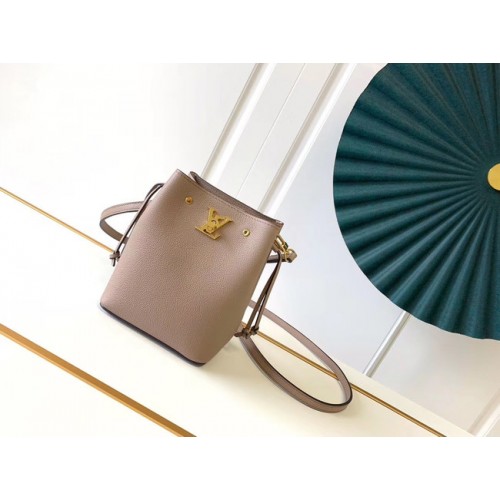 Louis Vuitton NANO LOCKME CUBO M68709 crema