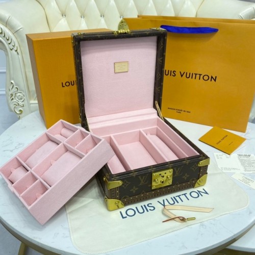Louis Vuitton NICE JOYERO M44185 rosa