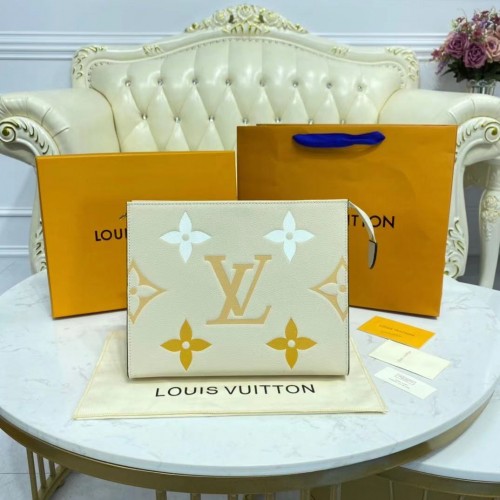Louis Vuitton POCHETTE VOYAGE MM M80504 Crema Azafrán