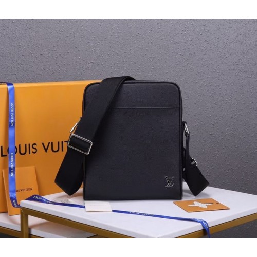 Louis Vuitton Taiga piel de vacuno MESSENGER M30265 NEGRO
