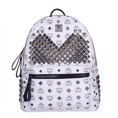 MCM Mochila mediana con tachuelas frontales Stark MC4237 Blanco