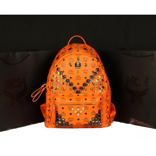 MCM Mochila Stark Jumbo en Piel de Becerro 8100 Naranja