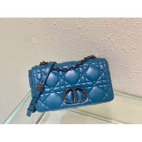BOLSO MEDIANO DIOR CARO Piel de cordero Cannage degradada M9242WN azul
