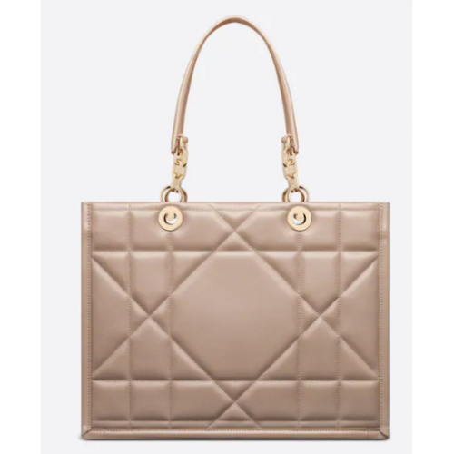 BOLSO TOTE MEDIANO DIOR ESSENTIAL Piel de becerro Archicannage avellana M8721O