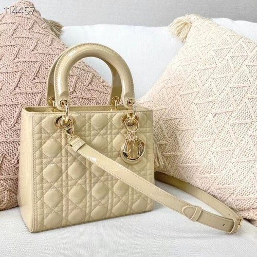 BOLSO LADY DIOR MEDIANO Piel de becerro cannage charol beige M0565OW