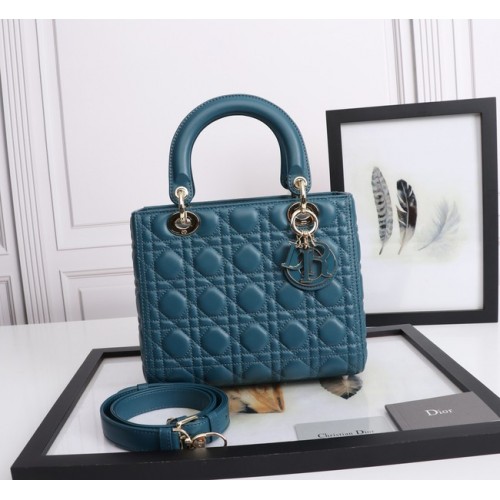 BOLSO MEDIANO LADY DIOR Piel de cordero Cannage M0565E azul