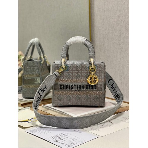 BOLSO MEDIANO LADY DIOR M0565O gris