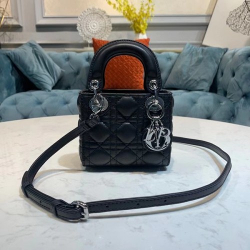 BOLSO MICRO LADY DIOR Piel de cordero Cannage escarlata S0856O negro y plata