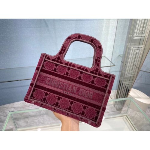 MINI DIOR BOOK TOTE Terciopelo bordado Cannage burdeos S5475Z