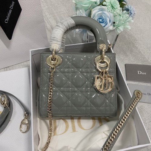 BOLSO MINI LADY DIOR Piel de becerro Cannage charol M0566OW gris y dorado