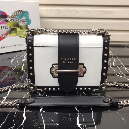 Bolso Prada Cahier de piel con tachuelas 1BD045-1 blanco y negro