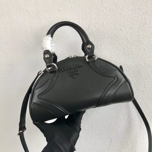 Bolso tote de piel de becerro Prada 1BD071 negro