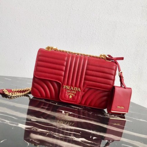 Prada Diagramme bolso mediano de piel 1BD108 fucsia