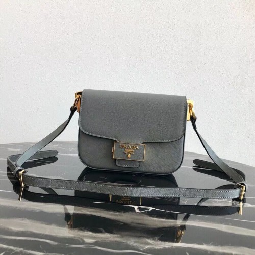 Bolso de piel Prada Embleme Saffiano 1BD217 gris