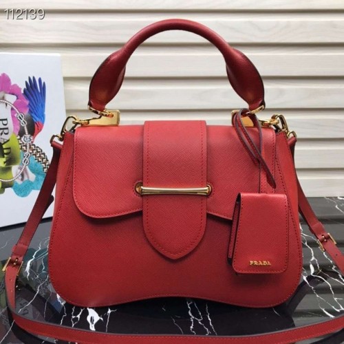 Bolso de piel Prada Embleme Saffiano 1BN005 rojo