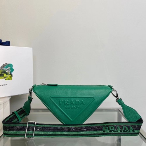 Bolso de hombro Prada Leather Triangle 2EV055 verde