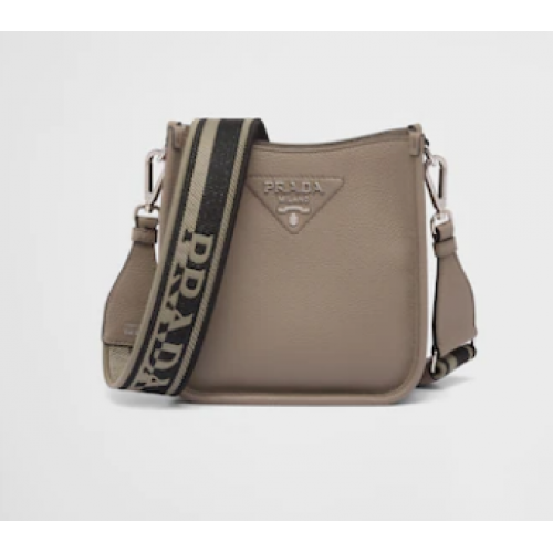 Mini bolso de hombro Prada en piel 1BH191 gris