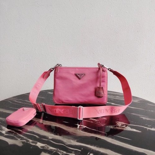 Bolso de hombro Prada Nylon Re-Edition 2000 1BH046 rosa