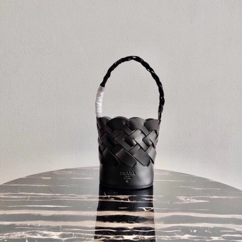 Prada Original Leather Woven Pattern Bucket Bag 1BG049 negro