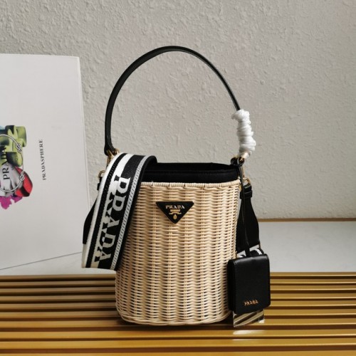 Bolso tote Prada Raffia 1BE062 negro