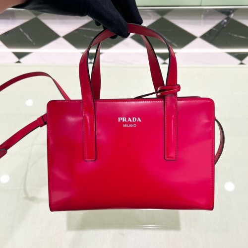 Prada Re-Edition 1995 bolso de hombro pequeño de piel cepillada 1BA357 rojo