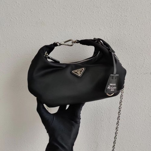 Prada Re-Edition 2005 bandolera de nylon 1BH172 negro