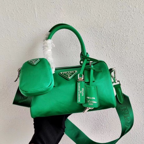 Prada Re-Edition 2005 bolso de mano 1PR846 verde