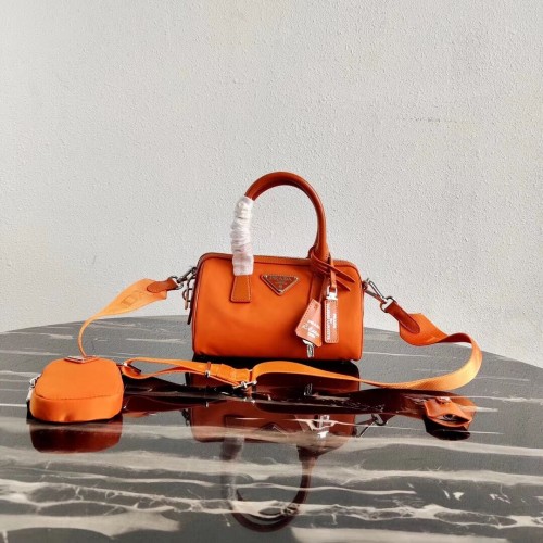 Prada Re-Edition 2005 bolso de mano 1PR846 naranja