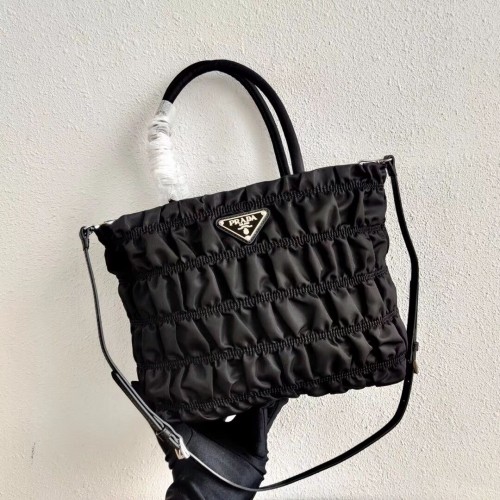 Bolso tote Prada Re-Edition nylon 1BG321 negro