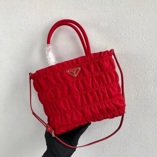 Bolso tote Prada Re-Edition nylon 1BG321 rojo