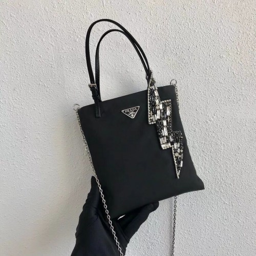 Bolso tote Prada Re-Edition nylon 1NE618 negro