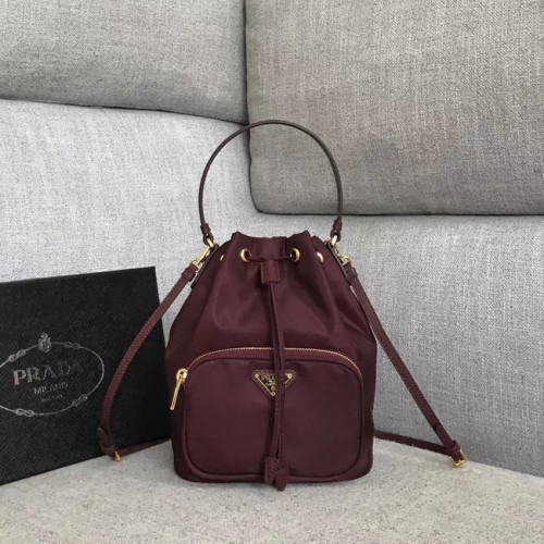 Bolso tote Prada Re-Edition nylon 81166 Burdeos