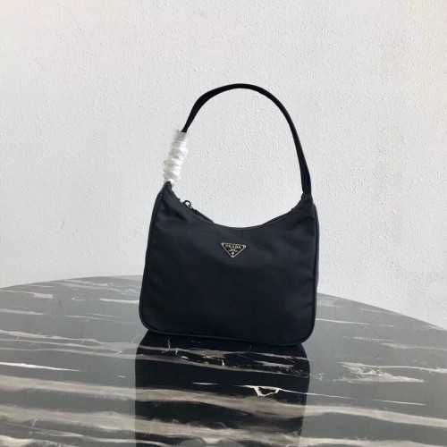 Bolso tote Prada Re-Edition nylon MV519 negro