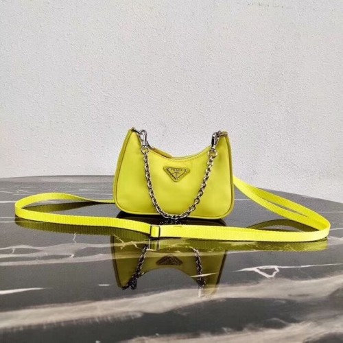 Mini bolso de hombro Prada Re-Edition nylon 1TT122 amarillo