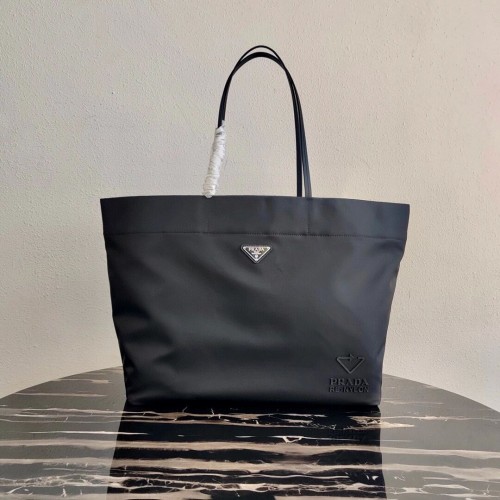 Prada Re-Edition bolso tote de nylon 1BG107 negro