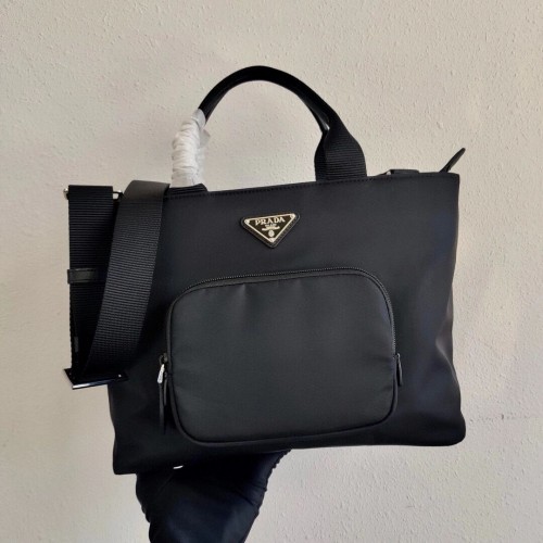 Prada Re-Edition bolso tote de nylon 1BG354 negro