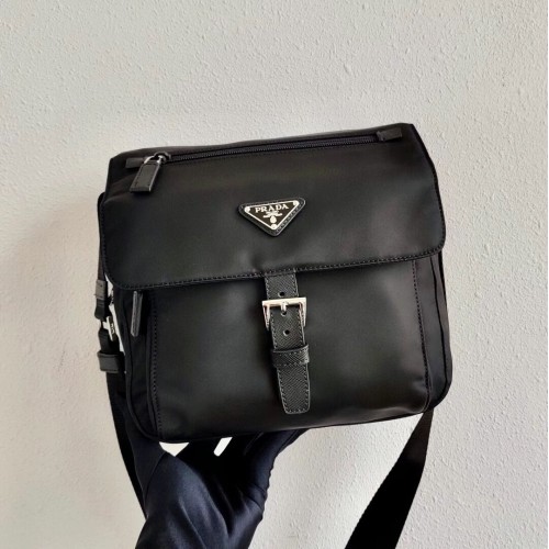 Bolso de hombro Prada Re-Nylon y piel Saffiano BD8993 negro