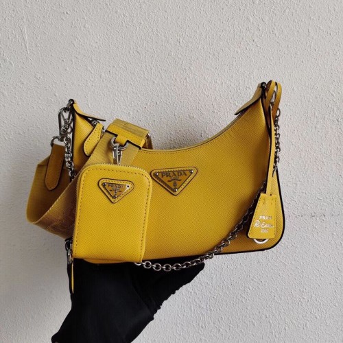 Minibolso de hombro Prada de piel Saffiano 2BH204 amarillo