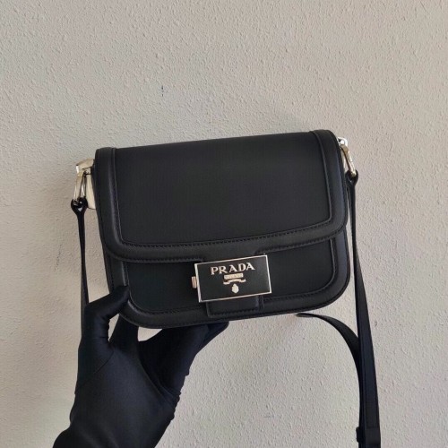 Bolso de hombro Prada en piel de napa 1AD257 negro